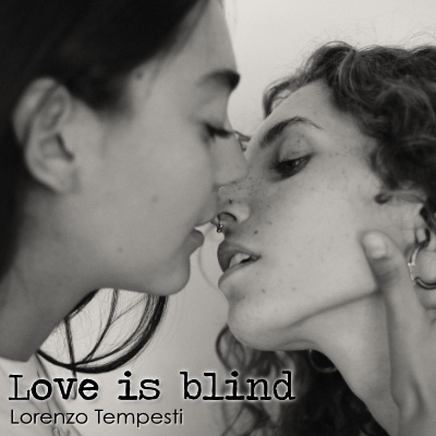 Copertina di Love is blind